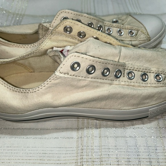 Converse Off-White Slip-On Shoes - Picture 6 of 12